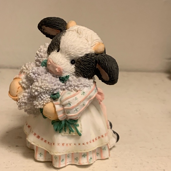 Mary Moo Moos, Coming of spring brings udder joy - Picture 1 of 2